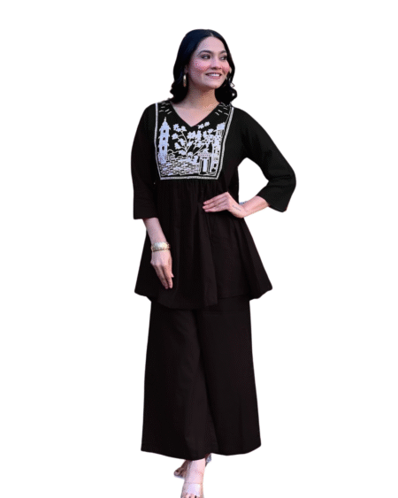 Chic & Stylish Embroidered Kurta Set ? Cotton Slub Comfort (L)